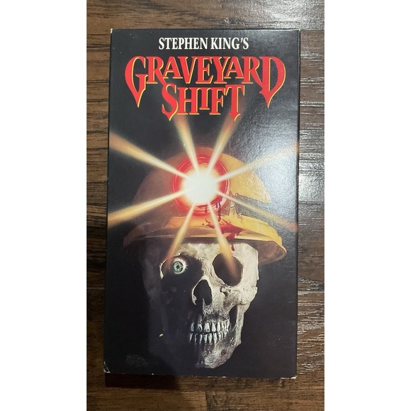 Stephen King's Graveyard Shift (1990) VHS, Paramount Pictures NEW - Picture 1 of 3